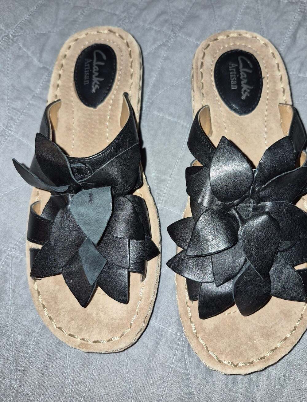 Clarks Artisan Black Leather Floral Petal Slide Sandals Size 6M